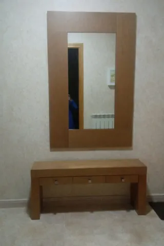 Mueble recibidor madera y cristal