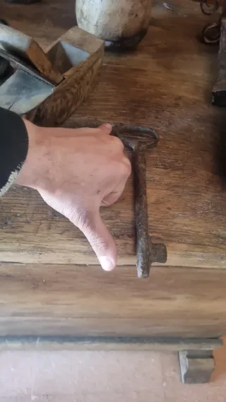 Lote de llaves antiguas grandes