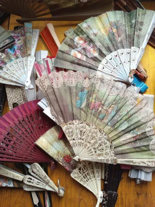 Conjunto di ventagli decorativi