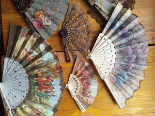Conjunto di ventagli decorativi