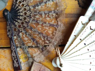 Conjunto di ventagli decorativi