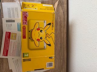 Nintendo 3DS XL Pikachu Edición Caja