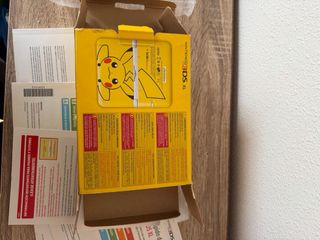 Nintendo 3DS XL Pikachu Edición Caja