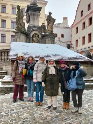 Sedia a dondolo per bambini in legno vintage