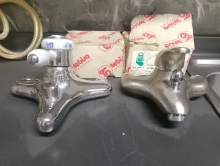 Grifos Tebisa Plata y Blanco Cerámica