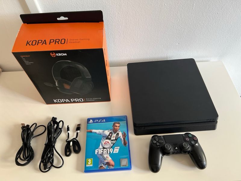 PS4 Slim 1TB + Mando + Cascos + FIFA 19 afbeelding 4
