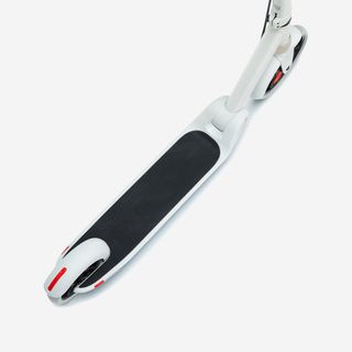 PATINETE JÚNIOR M900 GRIS LUNAR Y TOQUE EN ROJO