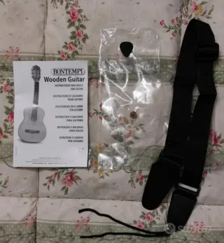 Chitarra Bontempi bianca decorata