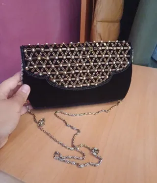 Bolso de fiesta negro con pedrería
