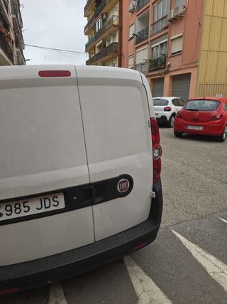Furgoneta Fiat Doblo cambio por moto
