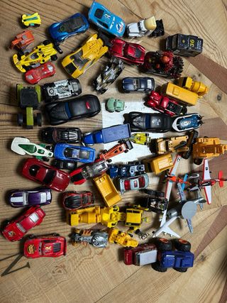 Lotto veicoli giocattolo misti