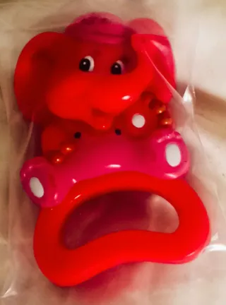 Sonajero Elefante Bebé Rojo y Rosa