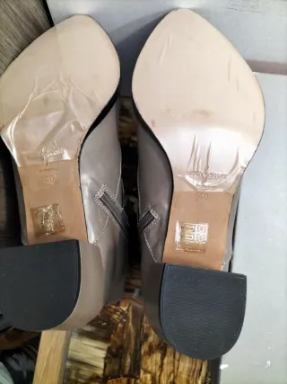 Botines marca Rebeca Sanver