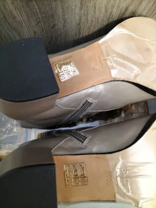 Botines marca Rebeca Sanver