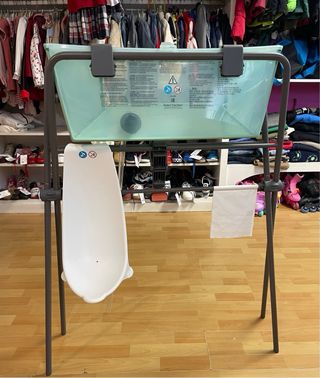 Bañera y soporte Stokke