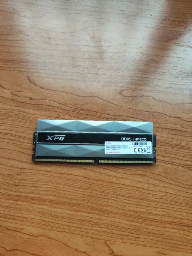 DDR5 16GB 6000MHz CL30 RGB XPG