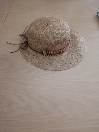 Sombrero de playa de paja