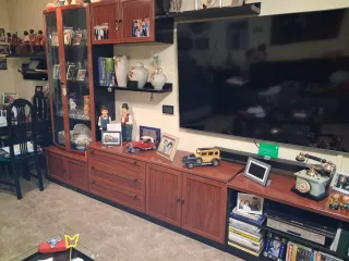 Librería madera y cristal