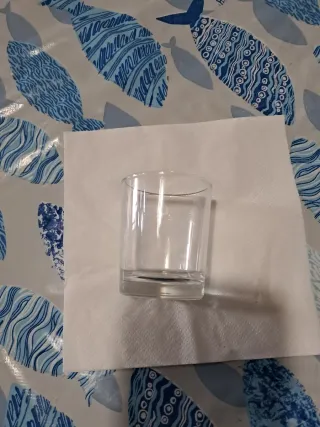 Piccoli bicchieri di vetro per dessert individuali