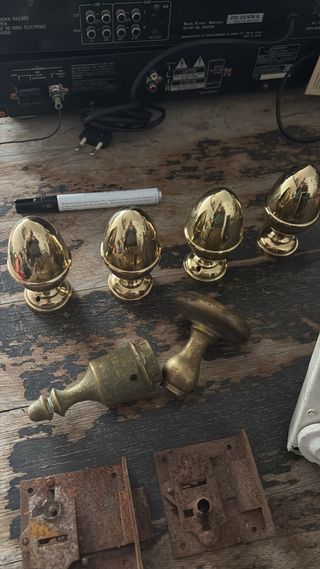 Lote cerraduras pomos ,etc antiguos