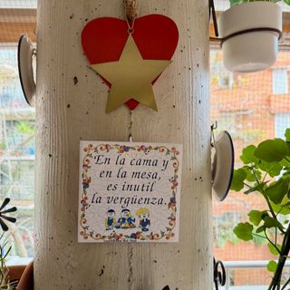 Azulejo pared '60 (En la cama...) (solidario)