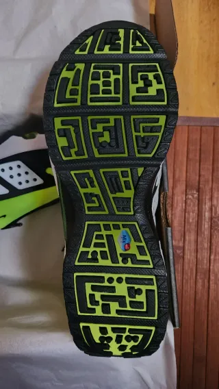 Nike Air Max SNDR Volt/Black-White