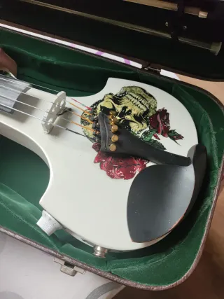 Violín 5 cuerdas eléctrico