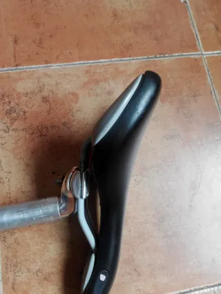 Conjunto sillín y tija bicicleta