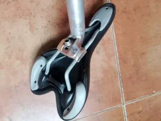 Conjunto sillín y tija bicicleta