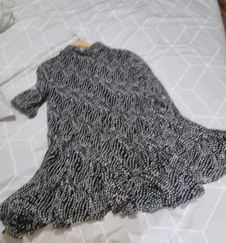 Vestido Zara negro puntos blancos Talla M