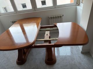 Mesa de salón abatible de madera