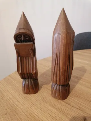 Pareja 2 Figuras Madera Tallada Monjes Lectores