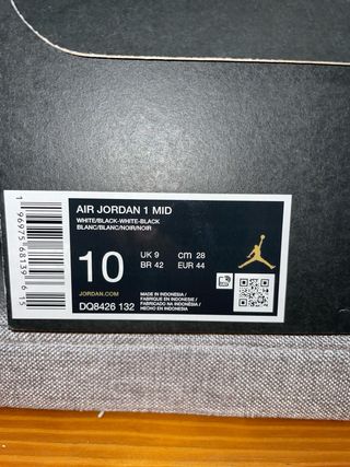 Air Jordan 1 Mid Blancas nuevas