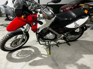 BMW GS 650 Adventure Roja y Blanca año