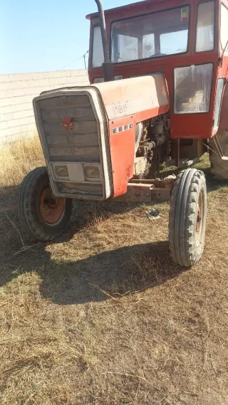 Tractor Massey Ferguson 1195 Rojo