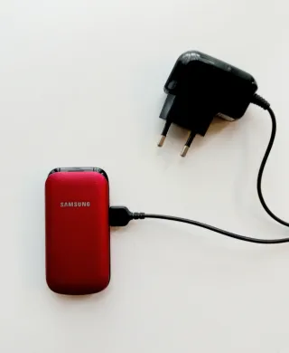 Móvil Samsung GT E1190
