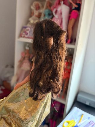 Barbie Sisi Vestido Dorado