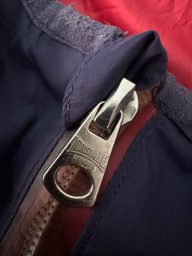 Chaqueta Lonsdale London con capucha