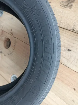 Vendo 2 Neumáticos de coche en buen estado