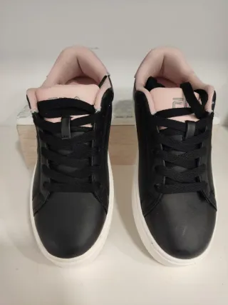 Zapatillas Fila Negras y Rosas Talla 33/35