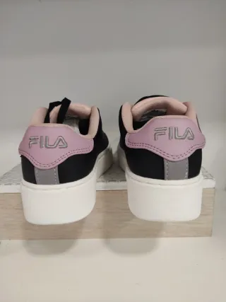 Zapatillas Fila Negras y Rosas Talla 33/35