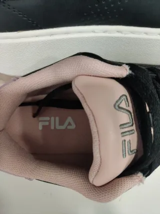 Zapatillas Fila Negras y Rosas Talla 33/35
