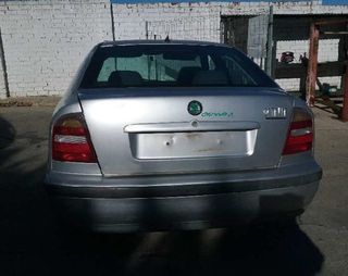 Faro izquierdo skoda octavia berlina (1u2) 4296010