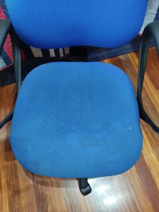 Silla de escritorio azul y negra