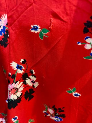 Vestido rojo estampado flores Stradivarius