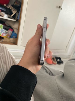 iPhone 6 Negro/Gris - Sin Cargador