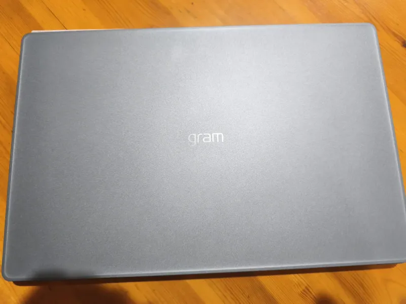 LG Gram 15u50t i5 16+512gb Gris