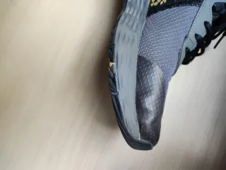 Deportivas Adidas Niños Negro y Dorado