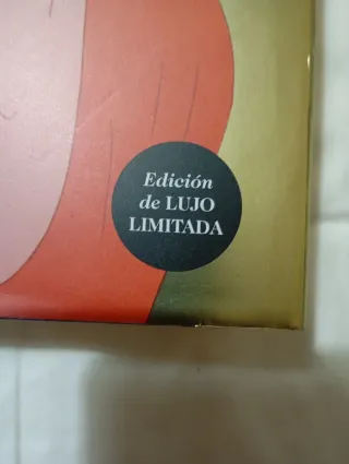 Esnob (edición especial limitada en tapa dura)