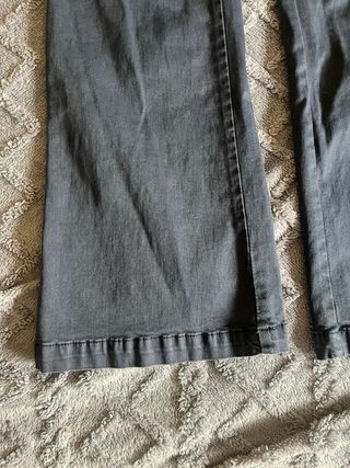 Pantalones acampanados Bershka negros